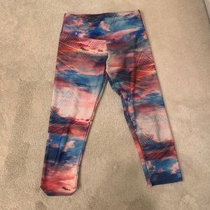 ☀️2/$15☀️ Onzie capri yoga pants